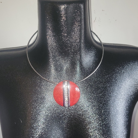 Spoutnik Circular Necklace With Red Pendant - Picture 1 of 3